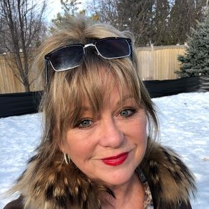 Meet your Posher, Carol